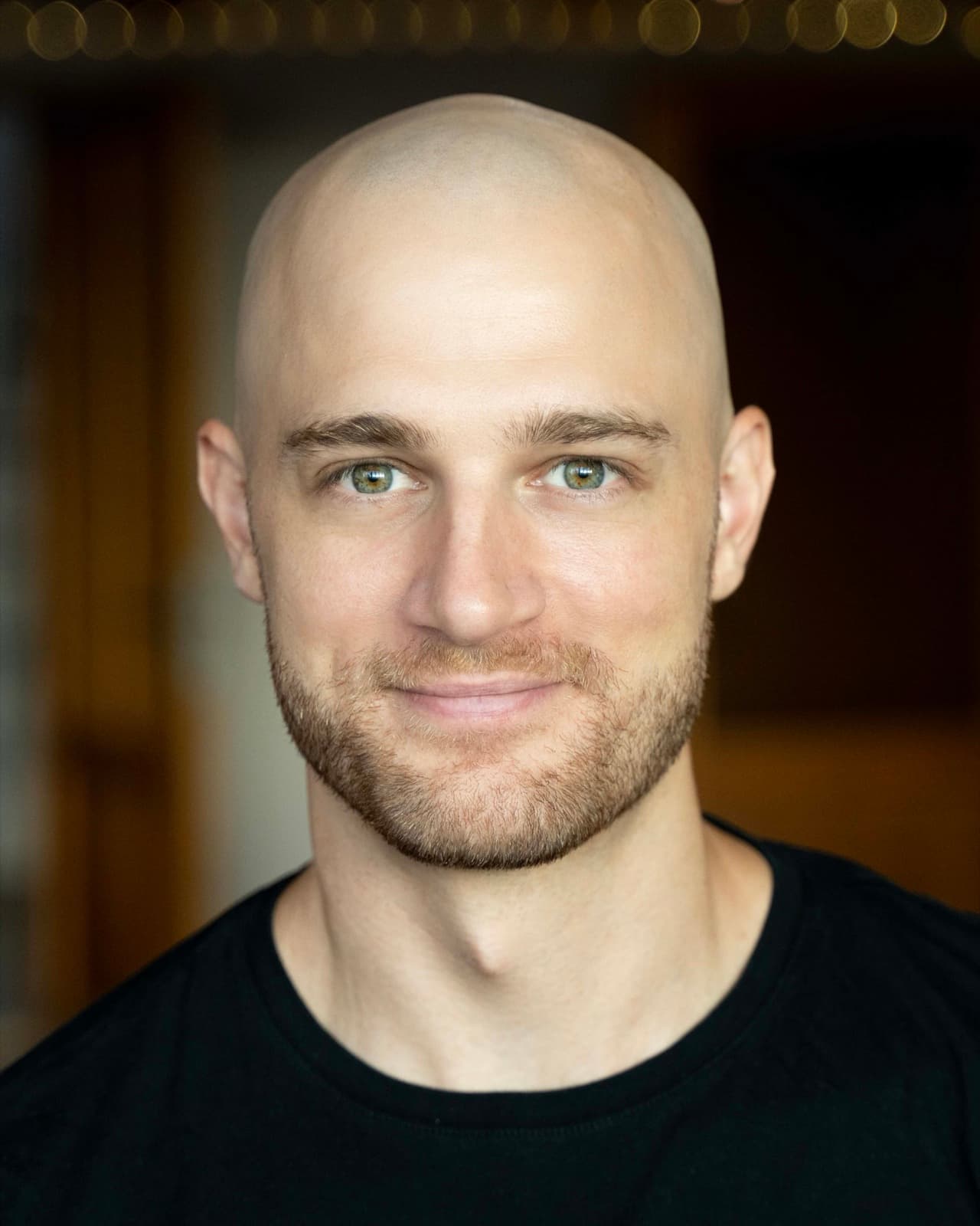 Portrait of Pasha Kalachev, founder of Kratom Cut